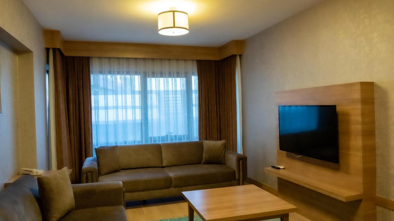 Bursa Suites Apart Otel Eksteriør billede Living room of a suite at the hotel