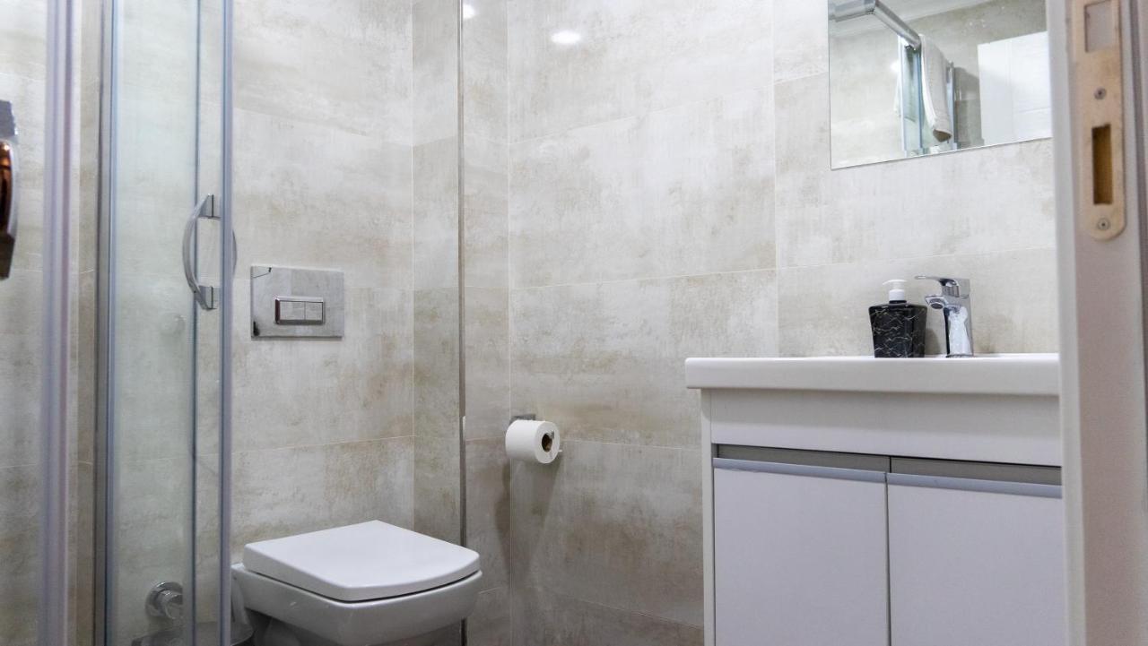 Bursa Suites Apart Otel Eksteriør billede A modern bathroom
